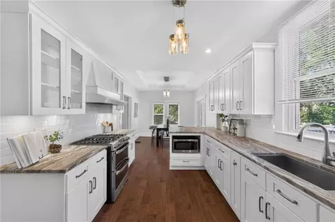 Kitchen - 610 W Maple Ave, Independence, MO 64050 photo 4 of 4