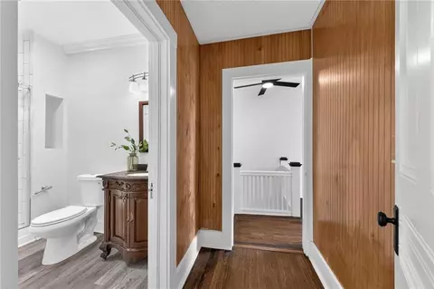 Entry Way - 610 W Maple Ave, Independence, MO 64050 photo 5 of 6