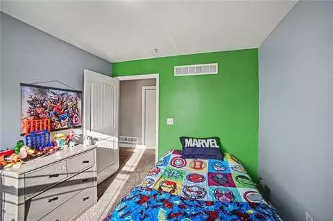 Bedroom - 19224 Tomahawk Ln, Saint Joseph, MO 64505 photo 5 of 7