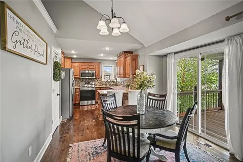 Dining - 19224 Tomahawk Ln, Saint Joseph, MO 64505 photo 3 of 3