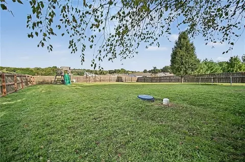 Exterior - 19224 Tomahawk Ln, Saint Joseph, MO 64505 photo 4 of 7
