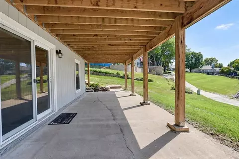 Exterior - 4808 NE Pebble Beach St, Lees Summit, MO 64064 photo 10 of 10