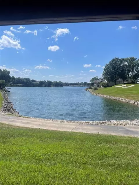View/Area - 4808 NE Pebble Beach St, Lees Summit, MO 64064 photo 4 of 5