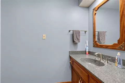 Bath - 4808 NE Pebble Beach St, Lees Summit, MO 64064 photo 5 of 10