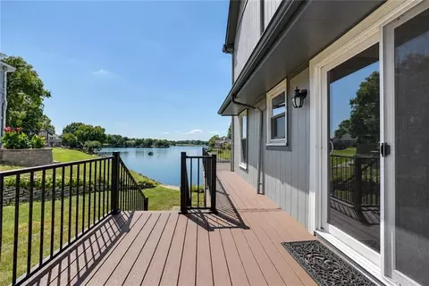 Exterior - 4808 NE Pebble Beach St, Lees Summit, MO 64064 photo 8 of 10