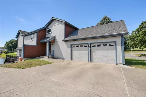 Exterior - 4808 NE Pebble Beach St, Lees Summit, MO 64064 photo 3 of 10