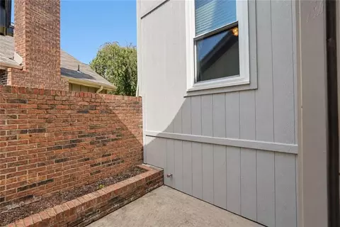 Exterior - 4808 NE Pebble Beach St, Lees Summit, MO 64064 photo 5 of 10