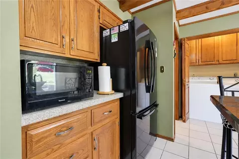 Kitchen - 4808 NE Pebble Beach St, Lees Summit, MO 64064 photo 3 of 5