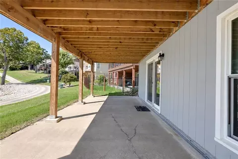 Exterior - 4808 NE Pebble Beach St, Lees Summit, MO 64064 photo 9 of 10