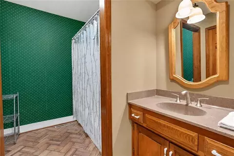 Bath - 4808 NE Pebble Beach St, Lees Summit, MO 64064 photo 7 of 10