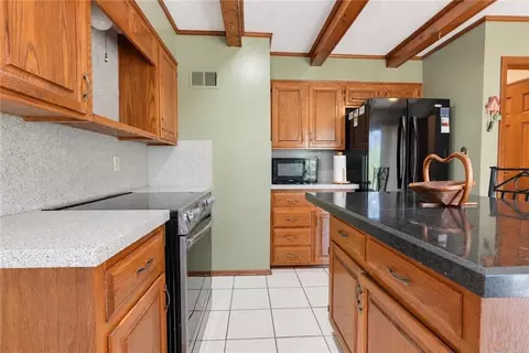 Kitchen - 4808 NE Pebble Beach St, Lees Summit, MO 64064 photo 5 of 5