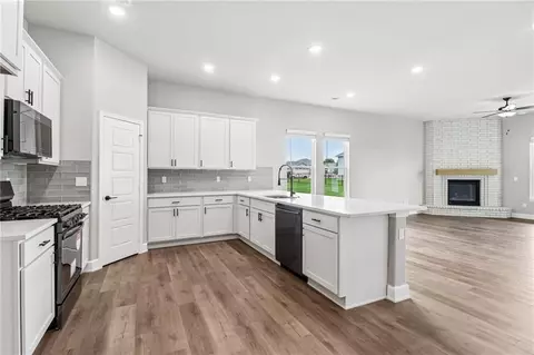 Kitchen - 19045 W 170th Pl, Olathe, KS 66062 photo 1 of 3