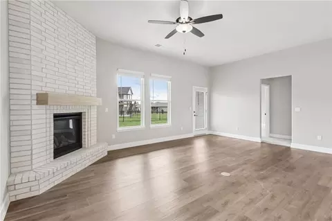 Living - 19045 W 170th Pl, Olathe, KS 66062 photo 5 of 6