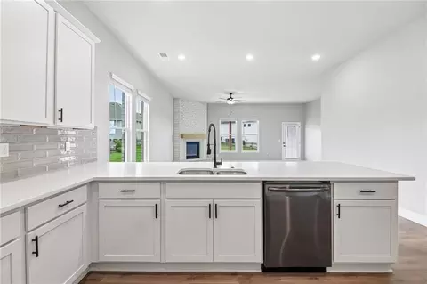 Kitchen - 19045 W 170th Pl, Olathe, KS 66062 photo 3 of 3