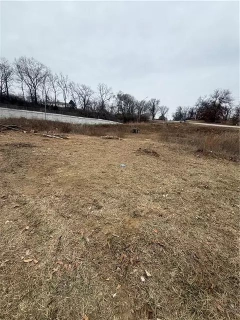 000 NW Blair Rd, Parkville, MO 64152