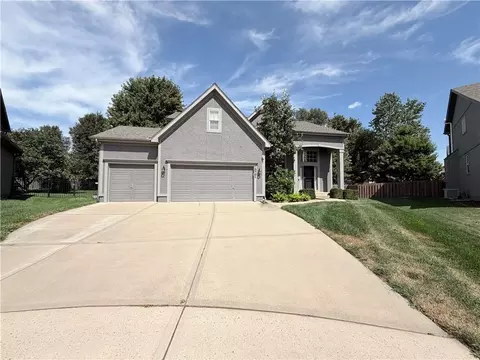 13701 Gillette St, Overland Park, KS 66221