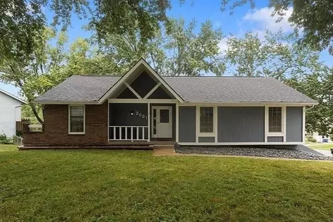 2001 Place Liberte Dr, Liberty, MO 64068