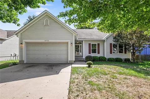 16773 W 157th Ter, Olathe, KS 66062