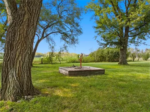 Exterior - 1945 N 900th Rd, Eudora, KS 66025 photo 8 of 9