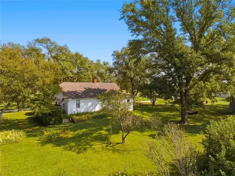 Exterior - 1945 N 900th Rd, Eudora, KS 66025 photo 2 of 9