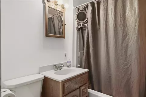 Bath - 1945 N 900th Rd, Eudora, KS 66025 photo 1 of 1