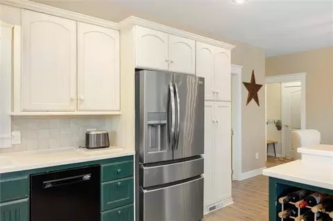 Kitchen - 1949 N 900th Rd, Eudora, KS 66025 photo 5 of 5