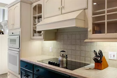 Kitchen - 1949 N 900th Rd, Eudora, KS 66025 photo 4 of 5