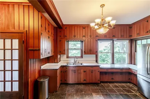 Kitchen - 1200 S 3rd St, Atchison, KS 66002 photo 5 of 9