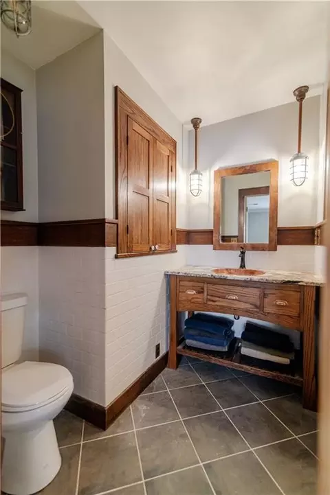 Bath - 1200 S 3rd St, Atchison, KS 66002 photo 4 of 10