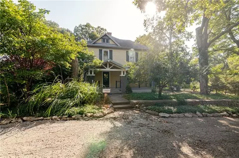 Exterior - 1200 S 3rd St, Atchison, KS 66002 photo 1 of 17