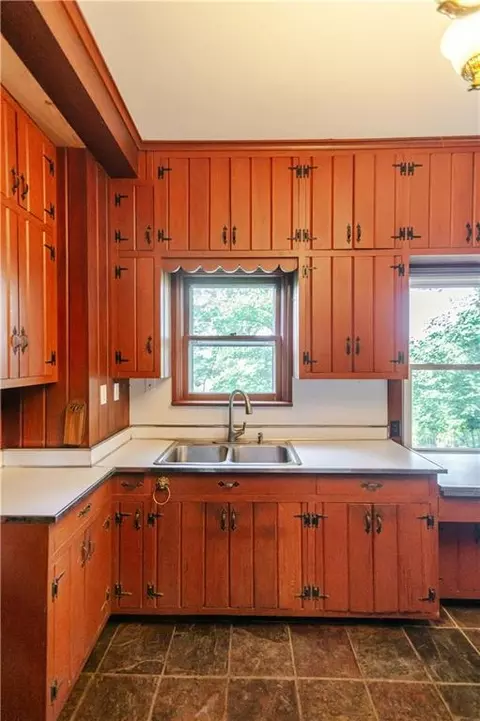 Kitchen - 1200 S 3rd St, Atchison, KS 66002 photo 6 of 9