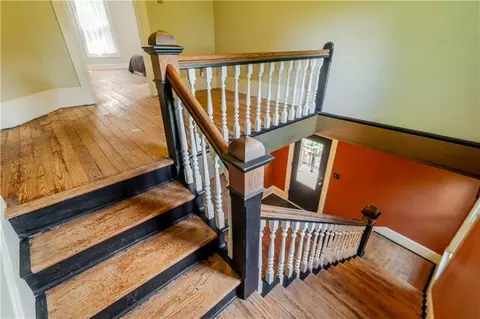 Entry Way - 1200 S 3rd St, Atchison, KS 66002 photo 7 of 11