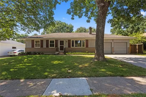 2904 Cheyenne Cir, North Kansas City, MO 64116