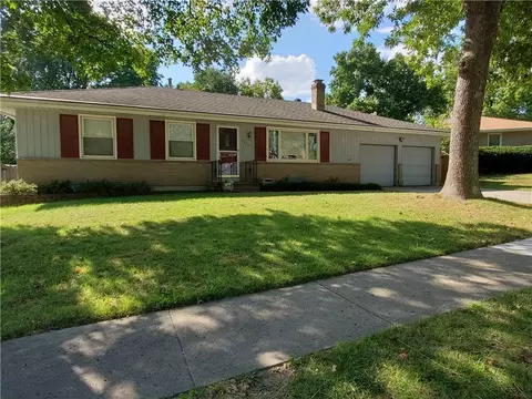 2904 Cheyenne Cir, North Kansas City, MO 64116