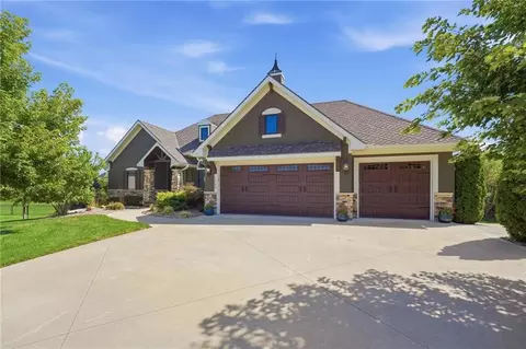 Exterior - 1201 Serenity Ct, Raymore, MO 64083 photo 10 of 16