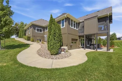 Exterior - 1201 Serenity Ct, Raymore, MO 64083 photo 12 of 16