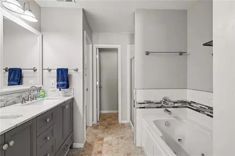 Bath - 2012 E 26th St, Lawrence, KS 66046 photo 3 of 5