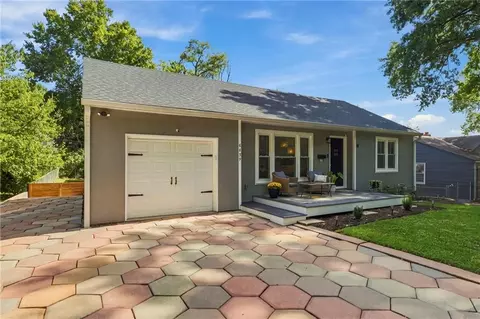 8839 Virginia Ln, Kansas City, MO 64114