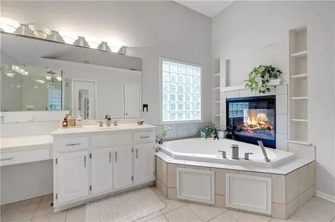 Bath - 8623 Haven St, Lenexa, KS 66219 photo 2 of 4
