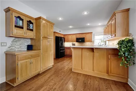 Kitchen - 8623 Haven St, Lenexa, KS 66219 photo 4 of 4