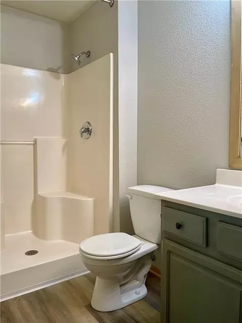 Bath - 18502 E 3rd Street Ct, Independence, MO 64056 photo 3 of 8