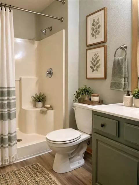 Bath - 18502 E 3rd Street Ct, Independence, MO 64056 photo 4 of 8