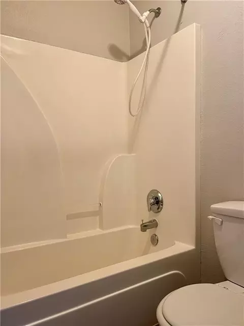 Bath - 18502 E 3rd Street Ct, Independence, MO 64056 photo 5 of 8