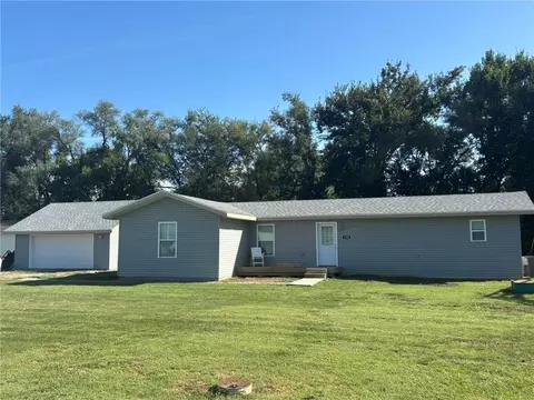 1206 Missouri St, Elwood, KS 66024