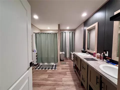 Bath - 213 S Walnut St, Centerview, MO 64019 photo 1 of 2