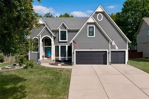 8408 W 129th Ter, Overland Park, KS 66213