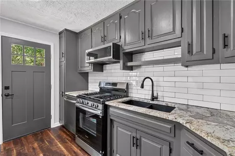 Kitchen - 6303 E 153rd St, Grandview, MO 64030 photo 3 of 3