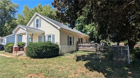 336 E Locust St, Troy, KS 66087 photo 2