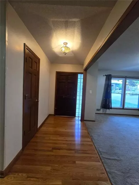 Entry Way - 15917 E 41st St, Independence, MO 64055 photo 1 of 4