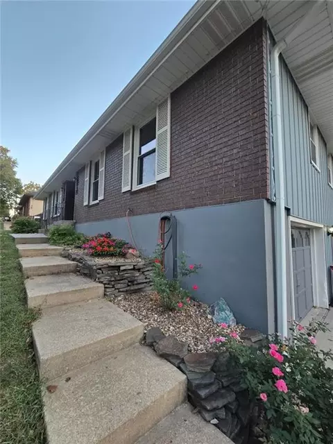 Exterior - 15917 E 41st St, Independence, MO 64055 photo 3 of 15